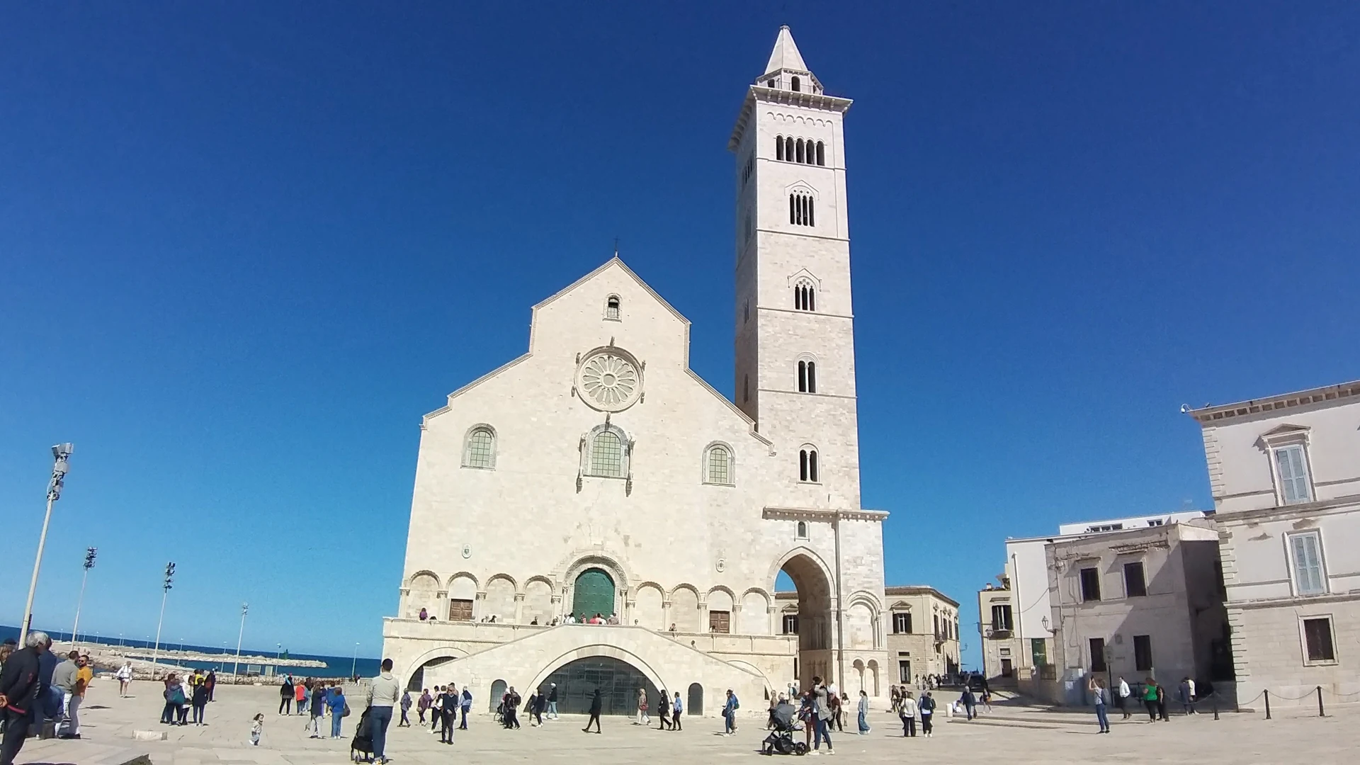La Cattedrale di Trani, a pochi passi dal 3 Archi B&B